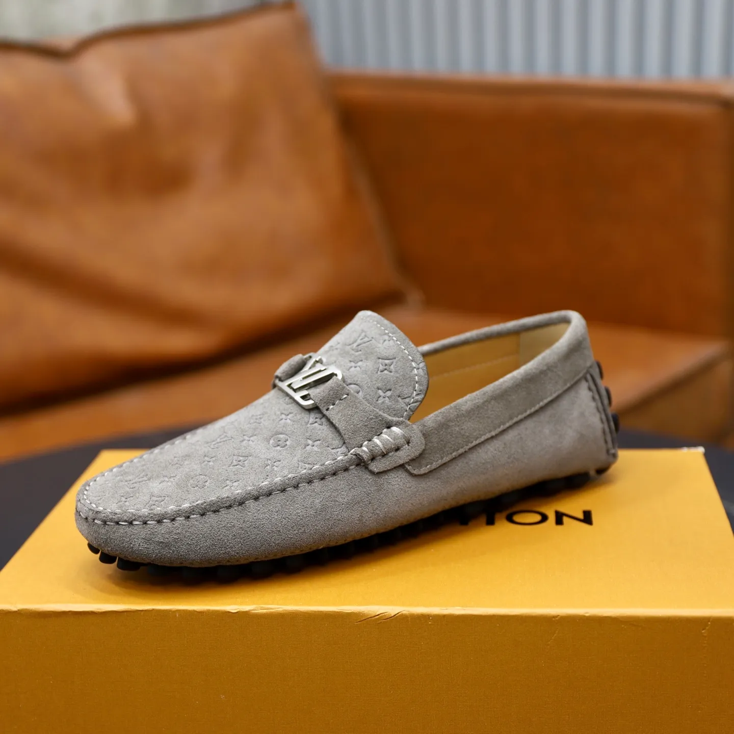 Ex-factory price: 480💰【LV】Louis Vuitton ⚠️High-end men’s driving and pedal series ⚠️38-44 (customized for 45) ⚠️All original cowhide leather! Thick and soft! Made entirely of calfskin lining! The latest non-slip beanie sole! Three-dimensional package technology! Fashionable and classic! Handicrafts! Original high quality! Feel free to compare!